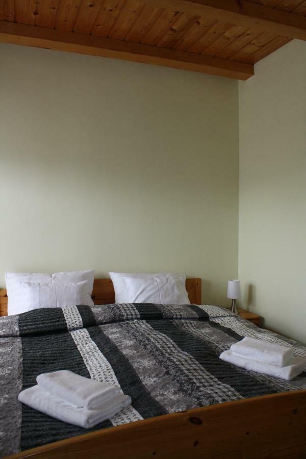 Kedvenc Vendeghaz Hotel Miskolc Luaran gambar