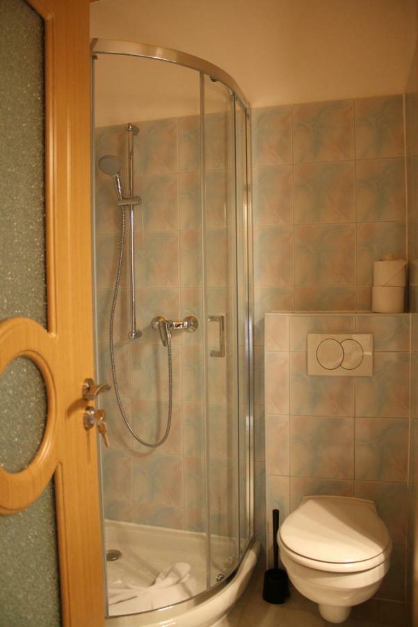 Kedvenc Vendeghaz Hotel Miskolc Luaran gambar